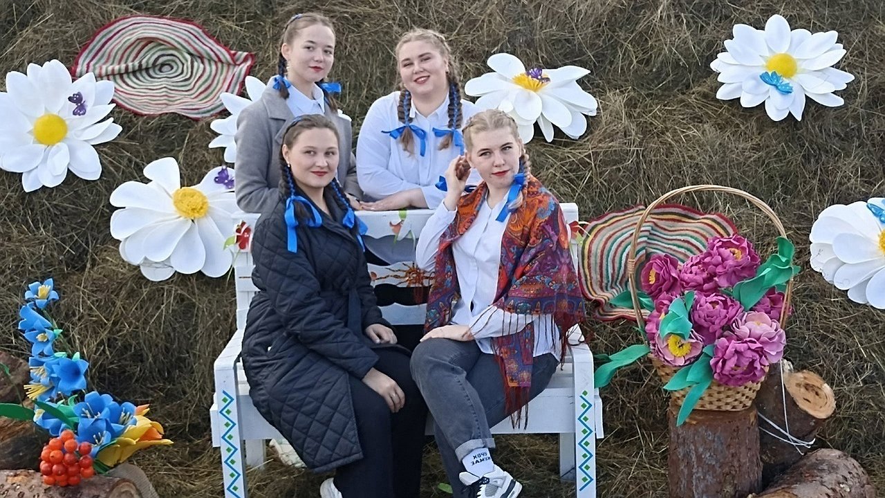 Главная картинка новости: Гороскоп на 12 декабря: Девам необходимо расслабиться, а Водолеям подготовиться к важным новостям