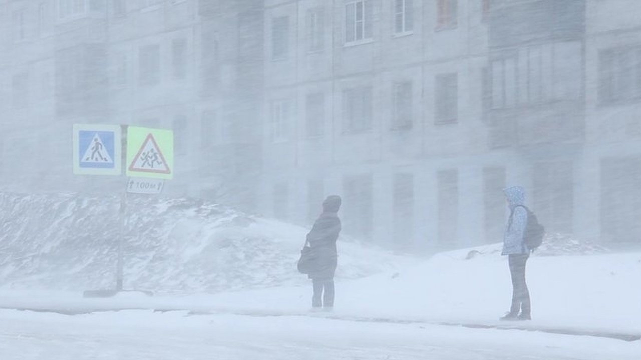 Главная картинка новости: В Чувашии объявлен желтый уровень опасности из-за метели и гололеда