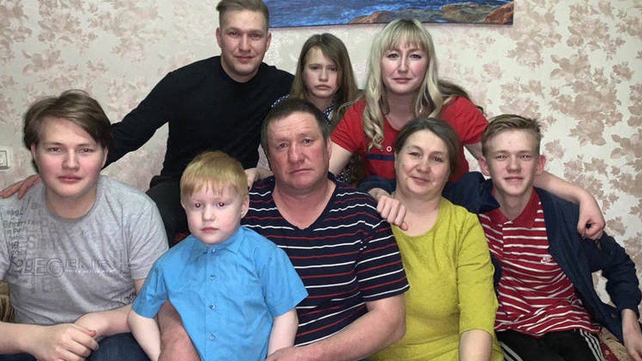 Главная картинка новости: Детям из многодетной семьи в Козловке господдержка помогает получать образование