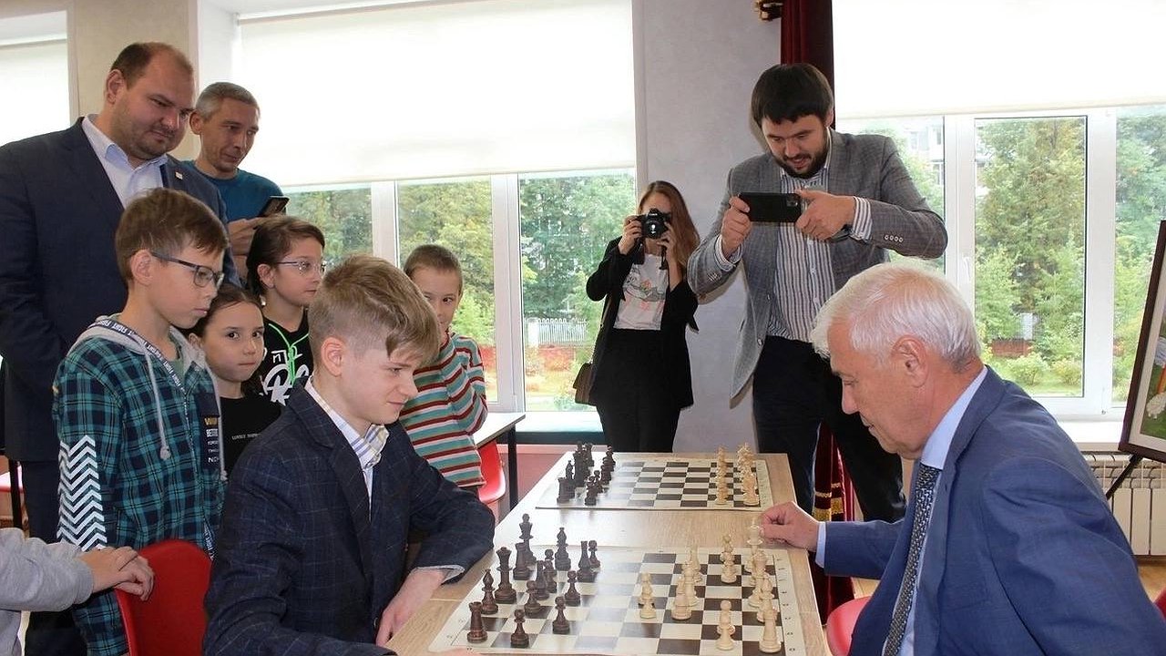 Главная картинка новости: Депутат Госдумы рассказал о чувашском следе триумфа шахматиста на ЧМ