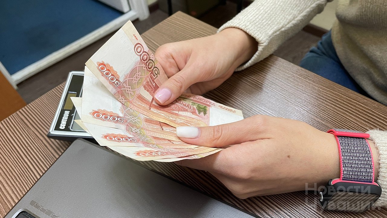 Главная картинка новости: В России в два раза увеличили размеры стандартных налоговых вычетов для семей с детьми