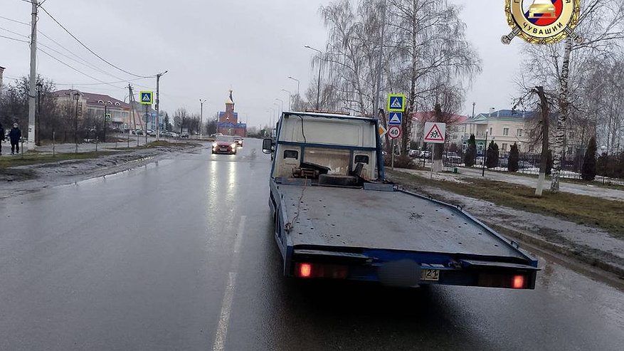 Главная картинка новости: В Батырево 9-летняя девочка получила травмы, перебегая дорогу в неположенном месте