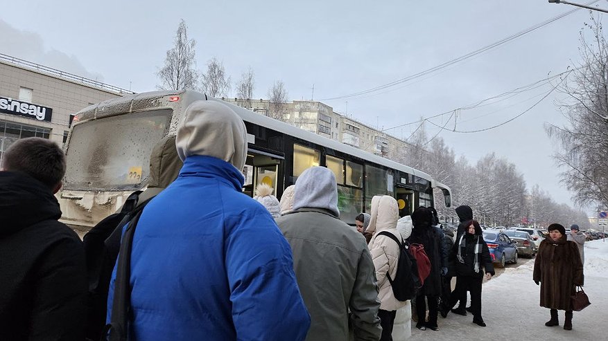 Главная картинка новости: Россиян ждёт полный «облом» на 8 марта и отмена выходных: обновление календаря 2025