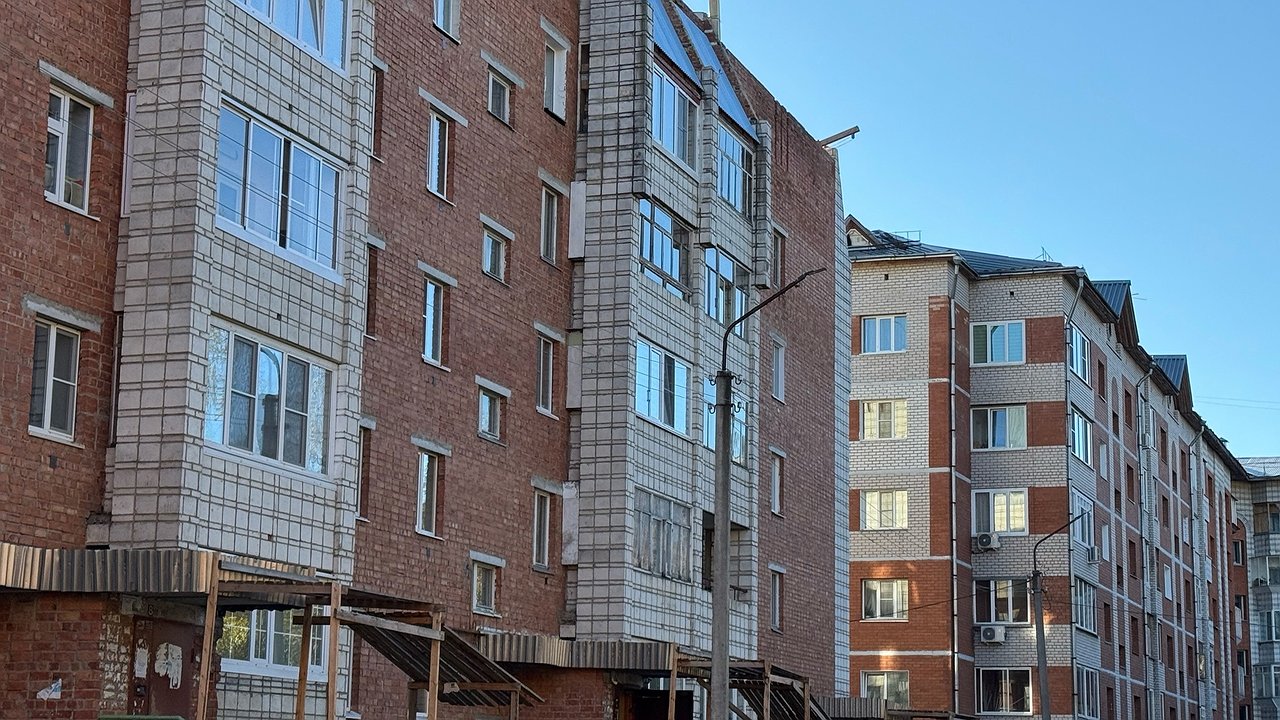 Главная картинка новости: Более сотни домов в Чувашии остались без обещанного капремонта