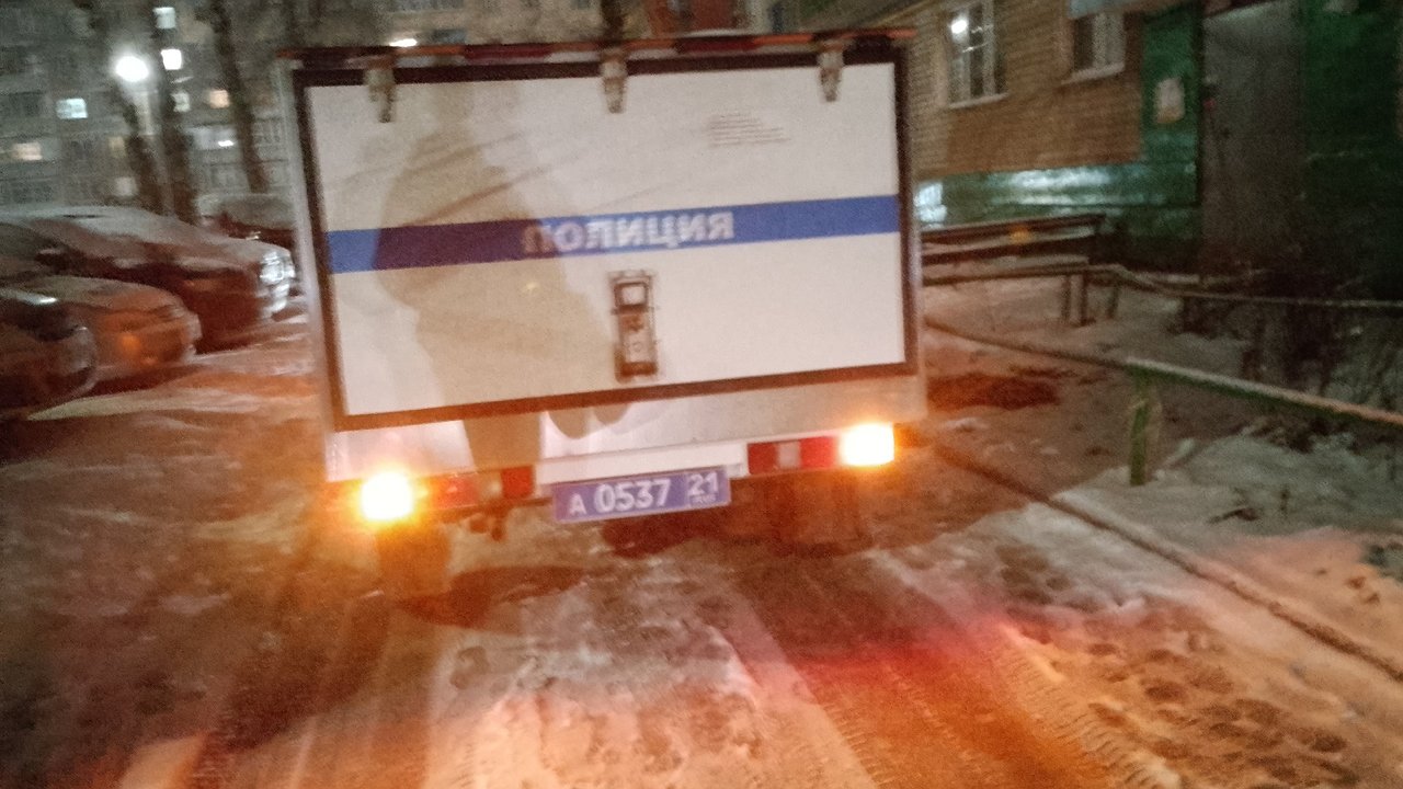 Главная картинка новости: В Чувашии женщина разгромила кирпичом автомобиль родственницы, с которой поссорилась