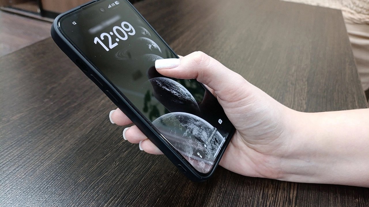 Главная картинка новости: Житель Чебоксар отговорил сестру переводить "на безопасный счет" преступникам 1,3 млн рублей