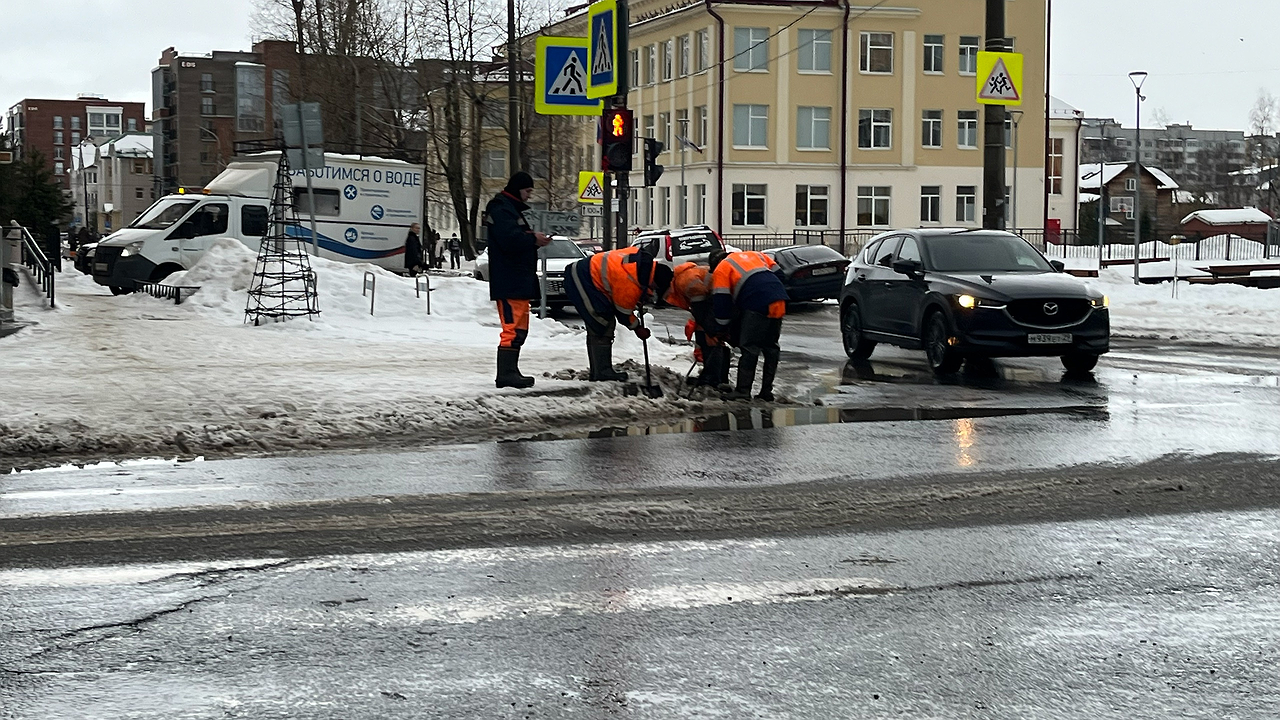 Главная картинка новости: Специалисты АО "Горсвет" продолжают текущие работы на улицах города Чебоксары