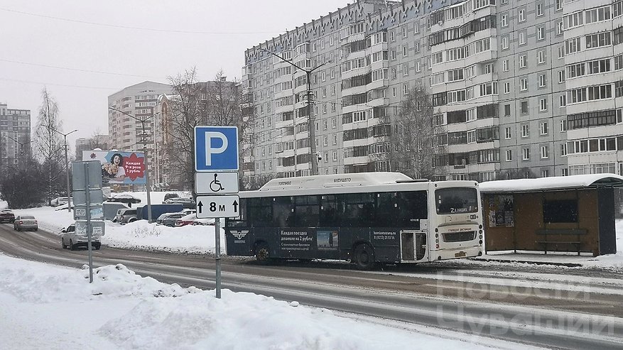 Главная картинка новости: В Чебоксарах водитель автобуса ездил с распахнутыми дверьми