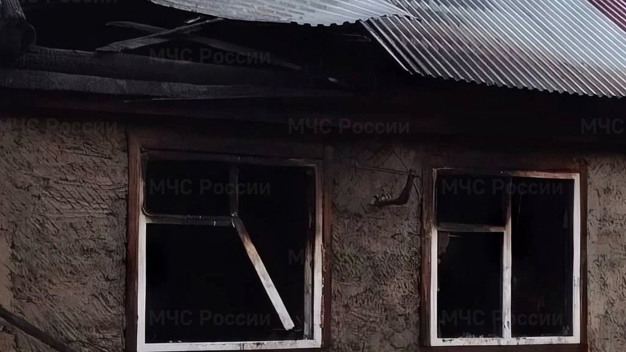 Главная картинка новости: В Чувашии произошло три пожара: от легковушки до жилого дома