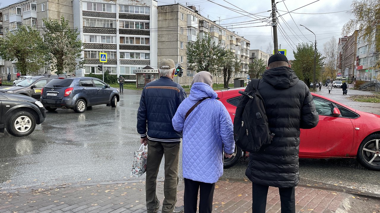 Главная картинка новости: Подписан новый указ. Пенсионеров, у которых есть супруги или дети, ждет удивительный сюрприз