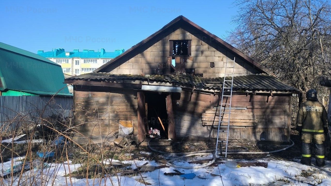 Главная картинка новости: В Чувашии детская шалость обернулась пожаром в частном доме