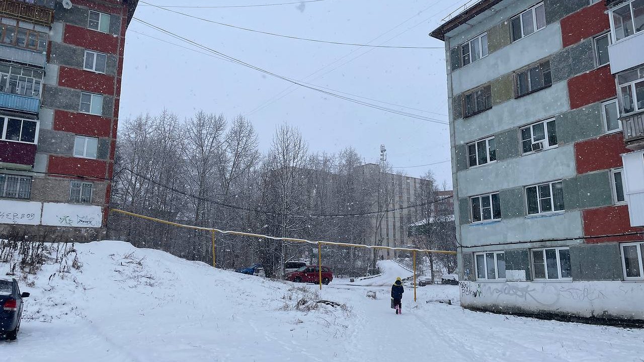 Главная картинка новости: "Снег на майских праздниках": Вильфанд раскрыл точный прогноз на весенний период - не спешите убирать пуховики в шкаф