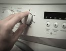 Вы всю жизнь стирали неправильно: третий отсек в стиральной машине нужен только для этого