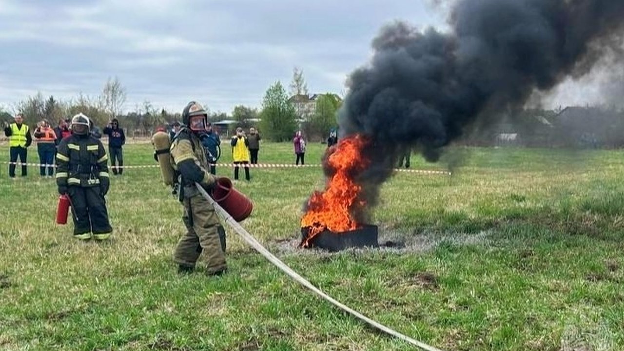 Главная картинка новости: «Утечку» аммиака после ДТП устранили на границе Чувашии