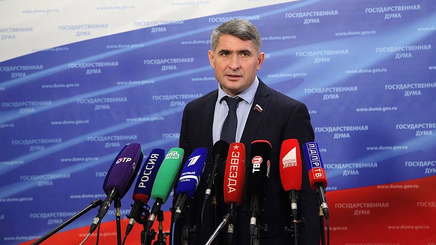 Главная картинка новости: Глава Чувашии поздравил депутатов с профессиональным праздником