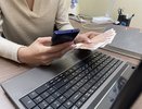 Россиянам решили срочно дать по 10 000 рублей от СФР. Названа точная дата прихода денег на карту