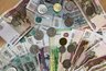 Миниатюра новости: Размер небольшой, но хоть так. Эту сумму начислят всем пенсионерам в начале мая