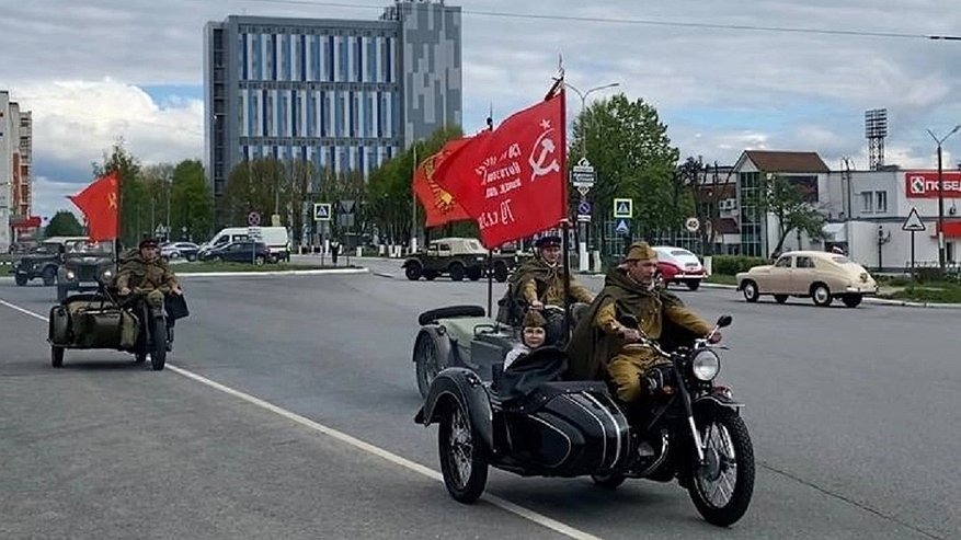Главная картинка новости: В Чувашии автопробег ретроавтомобилей открыл празднование 80-летия Победы