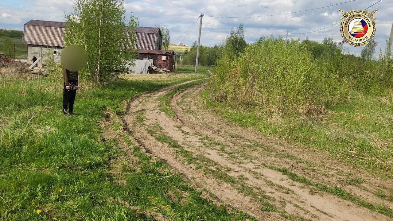 Главная картинка новости: В Чувашии подростки пострадали в аварии на питбайке