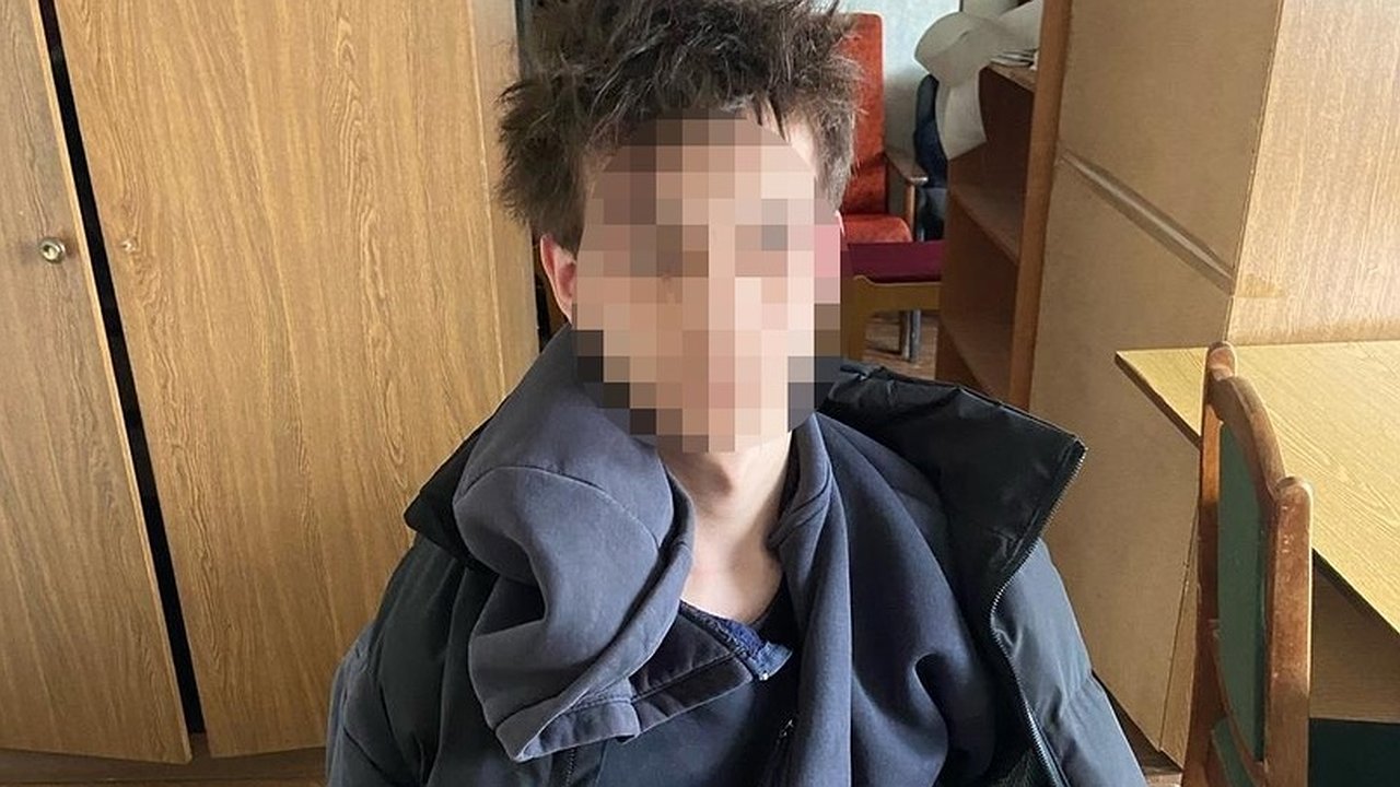 Главная картинка новости: В Чебоксарах задержан юный торговец запрещенных веществ