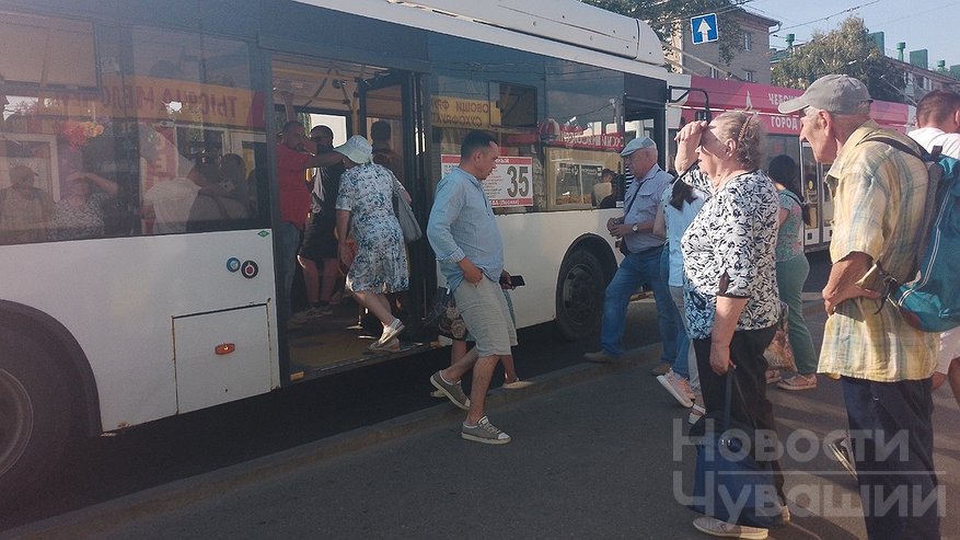 Главная картинка новости: Транспортная модернизация в Чувашии: сельские дороги станут безопаснее
