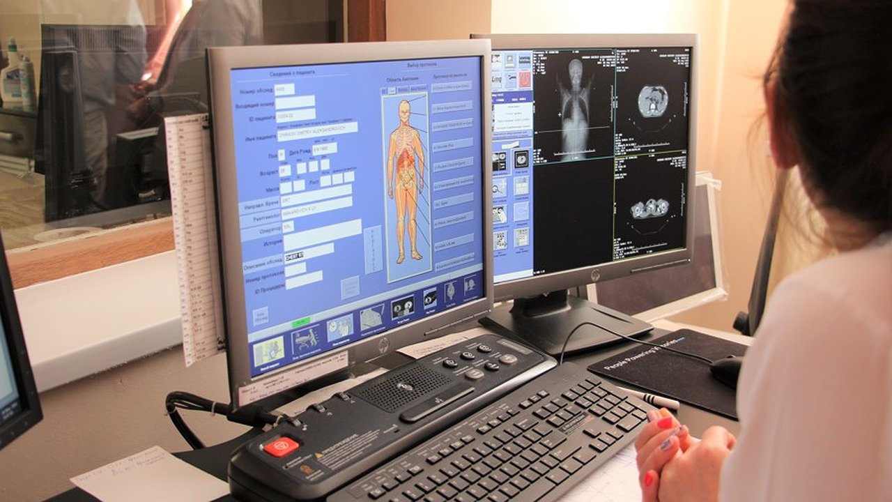 Главная картинка новости: Чувашские онкологи победили рак без операции и наркоза