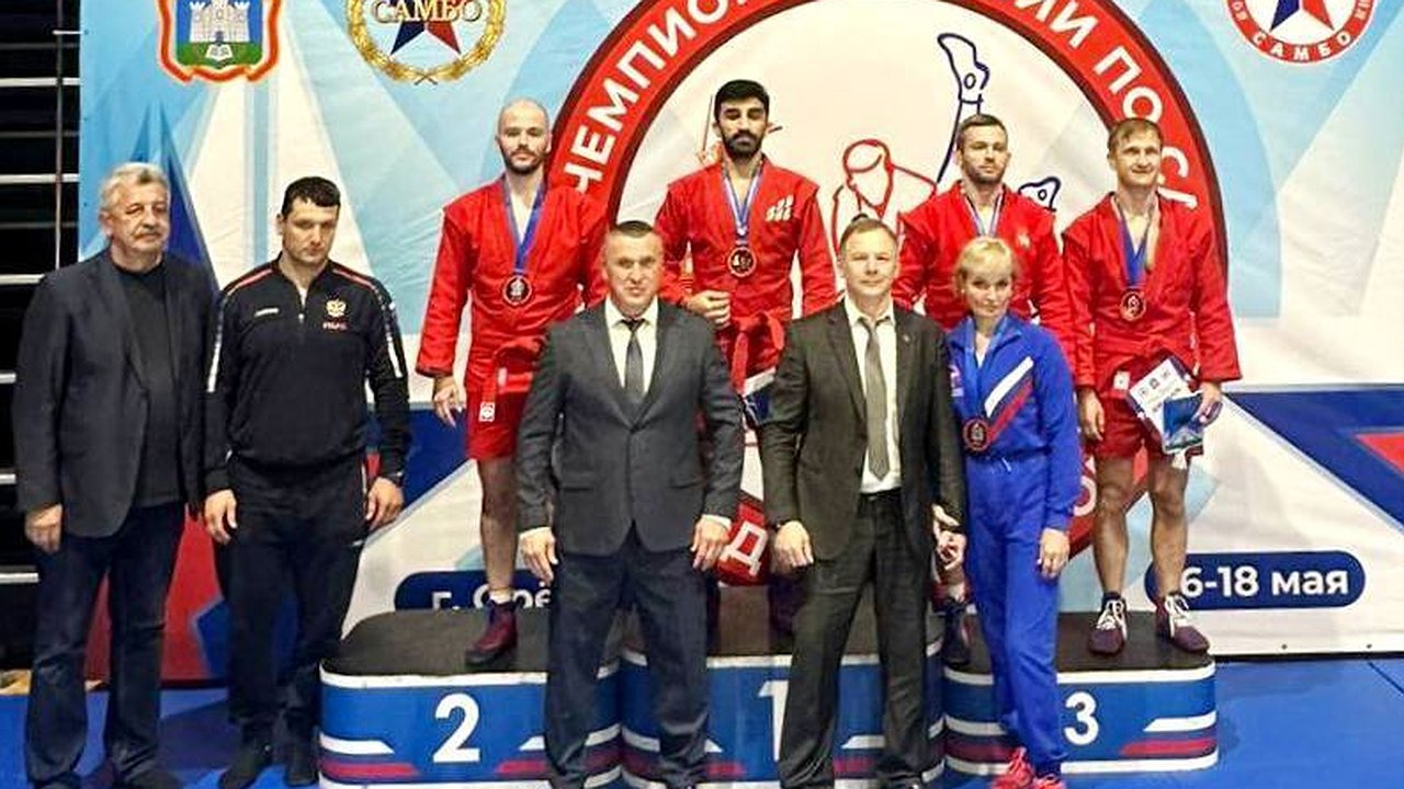 Главная картинка новости: Тренер из Чувашии завоевал серебро на чемпионате России по самбо