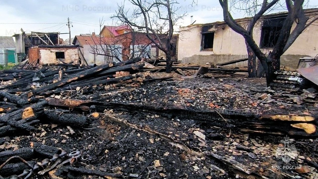 Главная картинка новости: В Чувашии участились "банные" пожары: за год произошло уже 84 возгорания