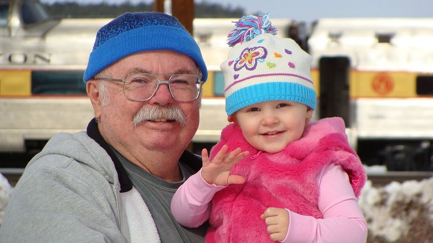 Главная картинка новости: Пенсионеров, которым от 56 до 93 лет, ждет неожиданный сюрприз в июне