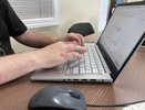 Подростка из Чебоксар обманули при покупке кроссовок в интернете
