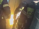Чебоксарские полицейские спасли спящих мужчин из задымленной квартиры