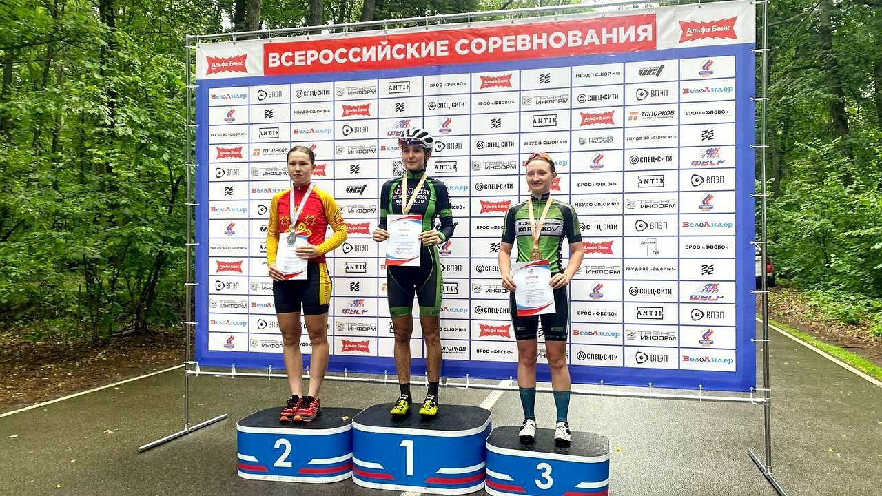 Главная картинка новости: Два серебра для Чувашии: спортсменка отличилась на всероссийских велогонках
