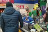 Миниатюра новости: «Покупателей больше не пустят в магазины»: «Пятерочка», «Магнит» и «Перекресток» приняли неожиданное решение