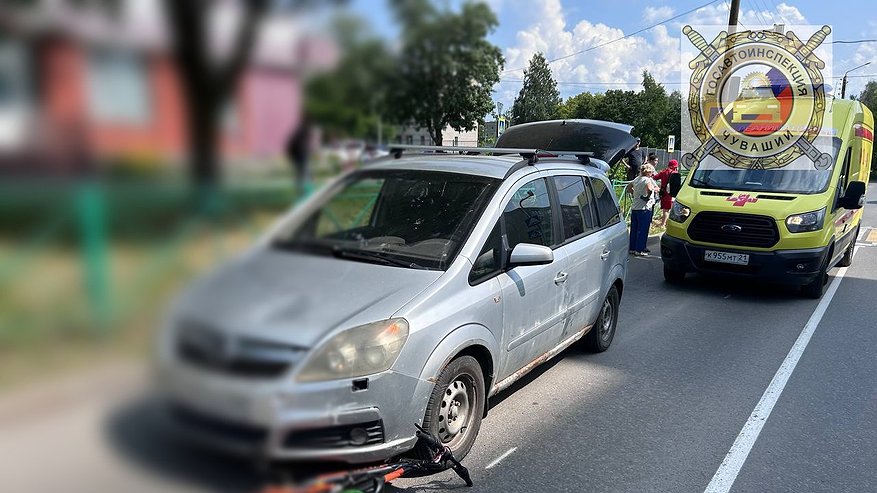 Главная картинка новости: В Чувашии иномарка сбила подростка на велосипеде при переходе дороги