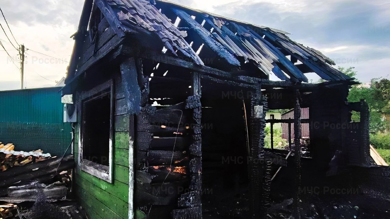 Главная картинка новости: В Чебоксарах за сутки зарегистрирован один пожар — сгорел дачный дом