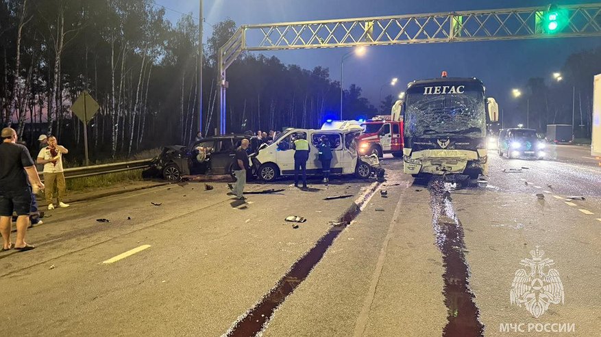 Главная картинка новости: На трассе М-7 автобус из Чебоксар попал в смертельную аварию
