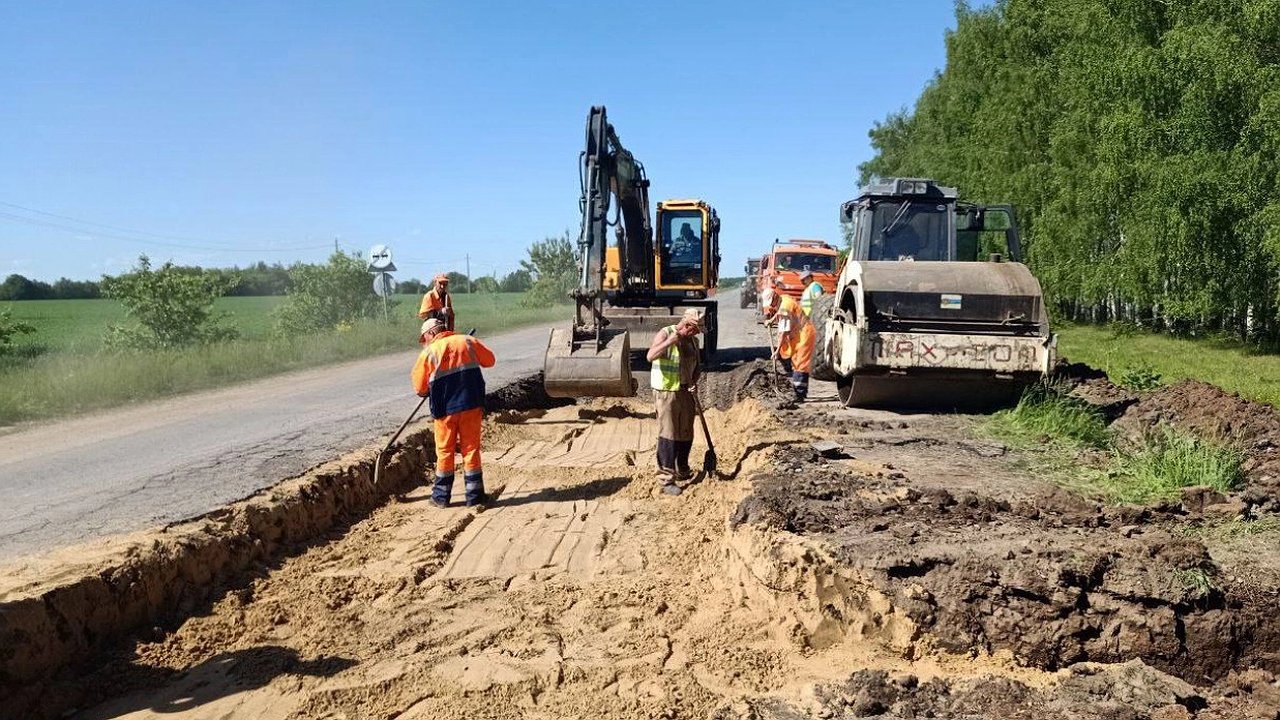 Главная картинка новости: В Чувашии подрядчику пришлось переделать ямочный ремонт после проверки