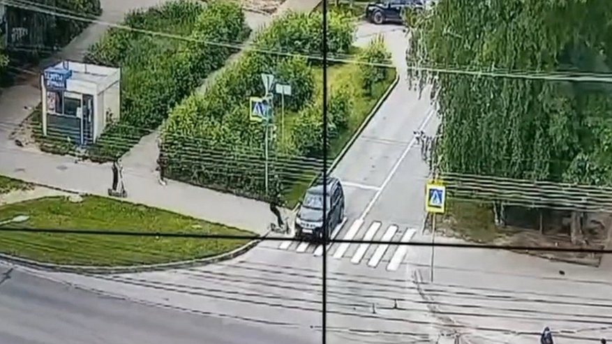 Главная картинка новости: В Чебоксарах пьяный водитель электросамоката спровоцировал ДТП с иномаркой