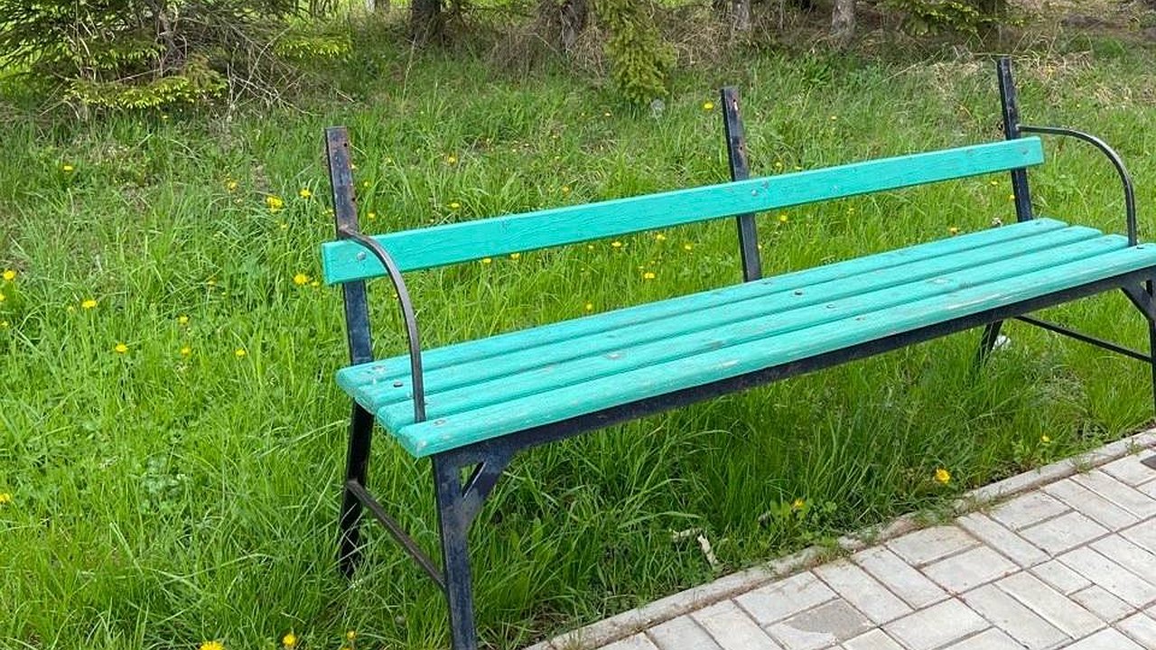 Главная картинка новости: Прокуратура требует устранить нарушения на детских площадках в Чувашии