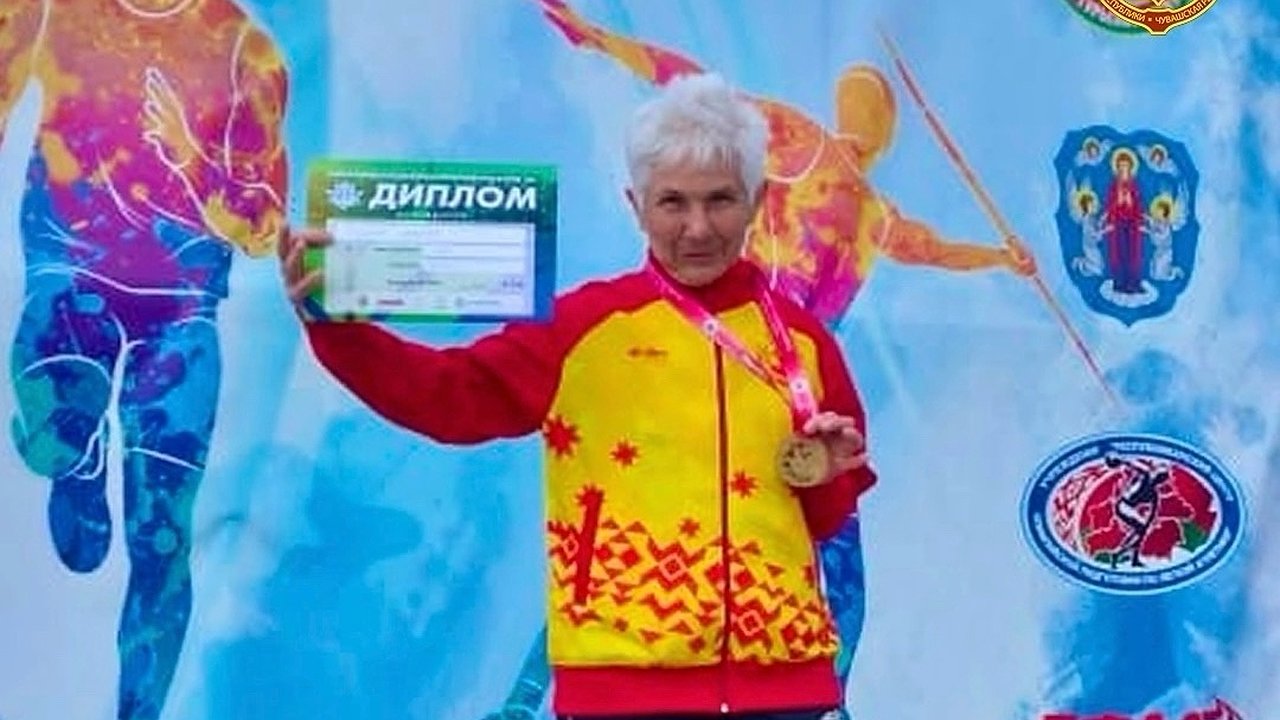 Главная картинка новости: Чувашская "золотая" молния: пожилая спортсменка триумфально выступила на чемпионате Беларуси