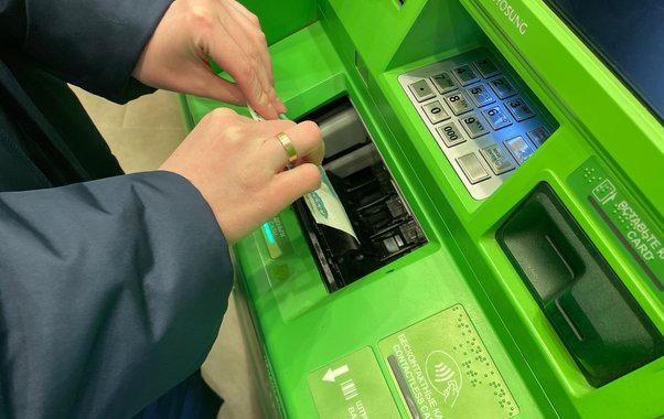 Чебоксарцы помогли полиции поймать похитителя денег из банкомата
