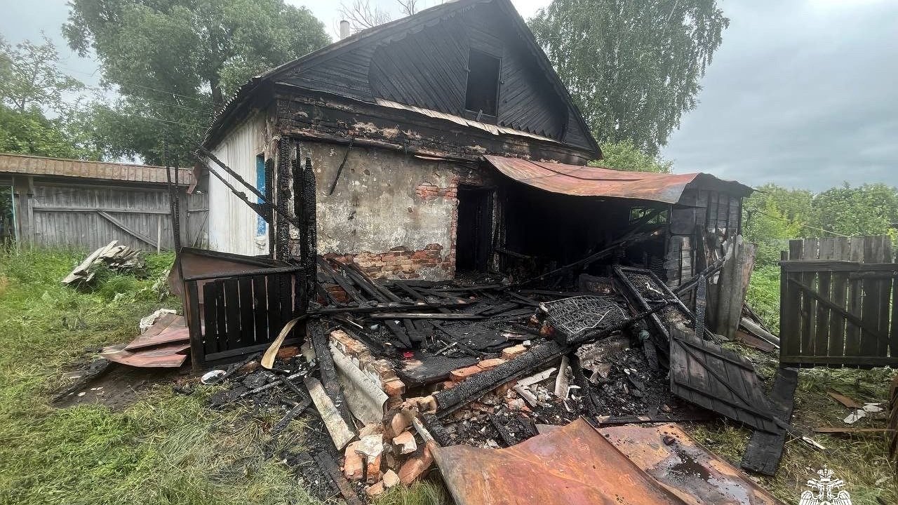 Главная картинка новости: Трагедия в Чувашии: пожилой мужчина погиб в огне