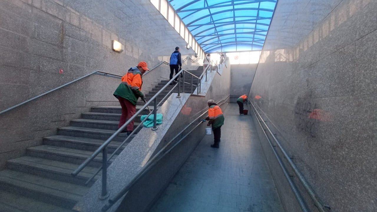 Главная картинка новости: Переходы Чебоксар освежили после поручения мэра