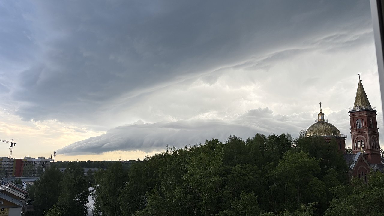 Главная картинка новости: Гидрометцентр предупреждает россиян: в июле и августе ждет экстремальная погода - подробный прогноз
