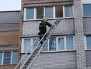Спасатели в Чебоксарах выручили девочку из закрытой квартиры