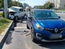 В Чебоксарах столкновение иномарок закончилось наездом на столб