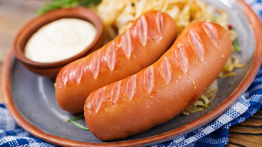 Главная картинка новости: Можно брать – там чистое мясо: Росконтроль назвал лучшие сосиски России