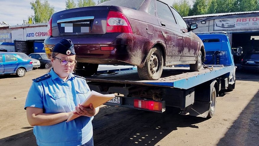 Главная картинка новости: Приставы Чувашии нашли "Ладу Приору" с полутора миллионами штрафов