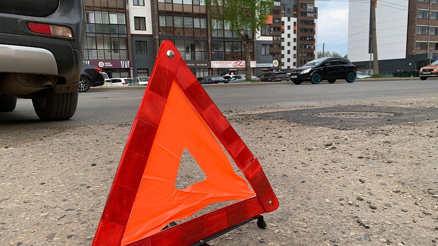 Главная картинка новости: Эти предметы в багажнике оставят водителей без прав в июле — список ГАИ