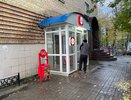 Что мы всегда покупаем в "Красное&Белое", а не в супермаркетах: какие продукты выгоднее покупать в алкогольном ритейлере